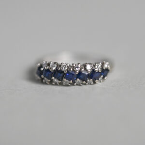 18ct white gold sapphire and diamond ring