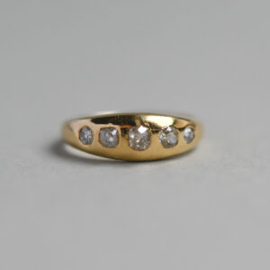 Antique Victorian 18ct gold old cut diamond five stone band ring