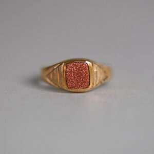 Cutie 9ct gold goldstone signet ring