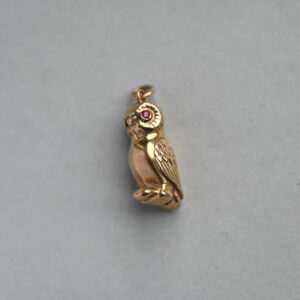 Novelty 9ct gold puffy owl charm with gemstone eyes
