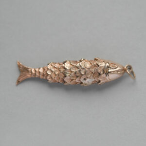 Novelty articulated 9ct gold vintage fish pendant large
