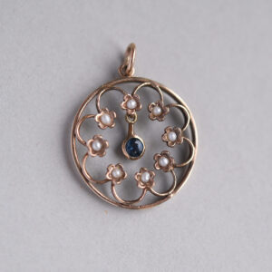 Pretty Edwardian 9ct gold pearl and sapphire floral openwork pendant