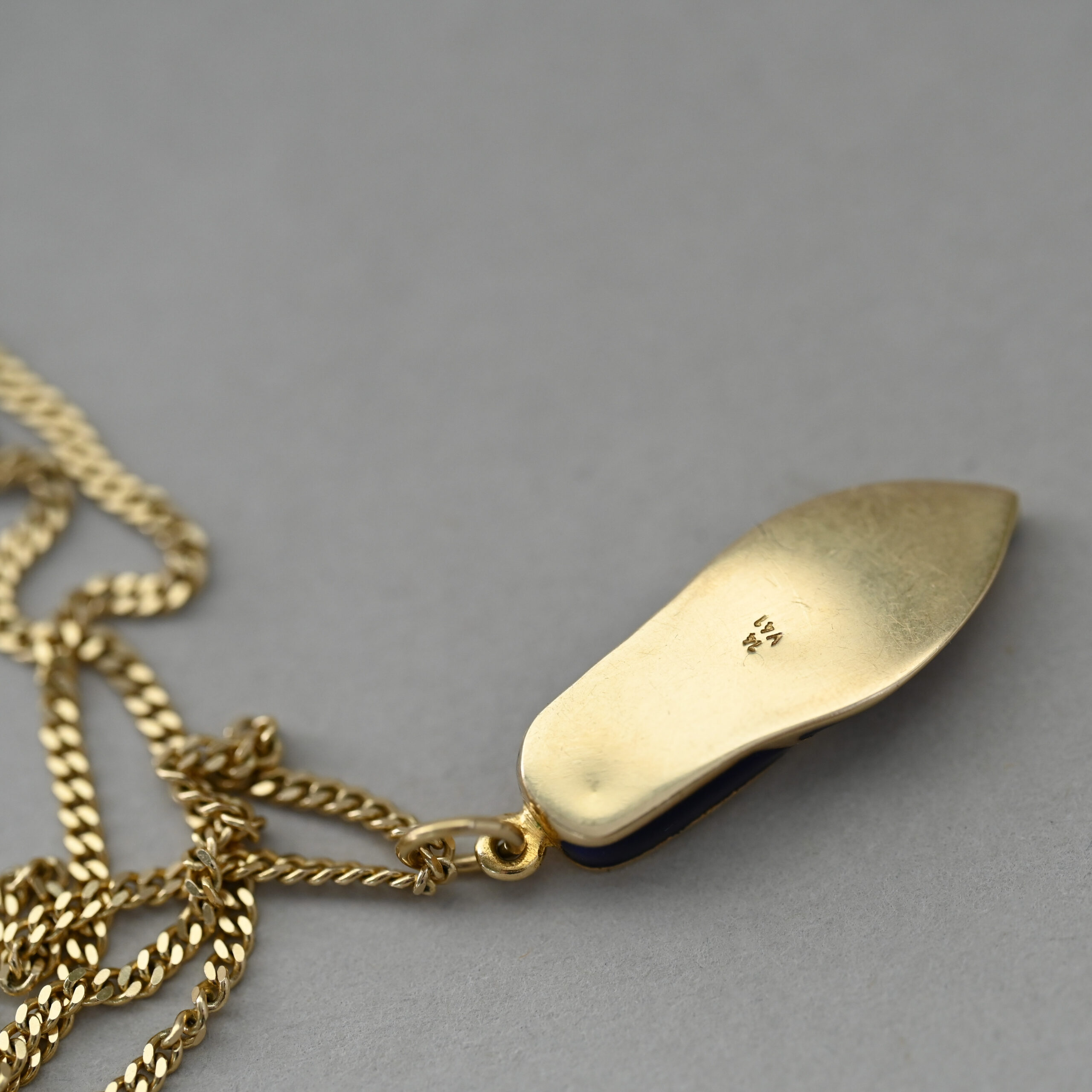 Aesthetic 14ct gold enamel shoe pendant necklace - Image 4