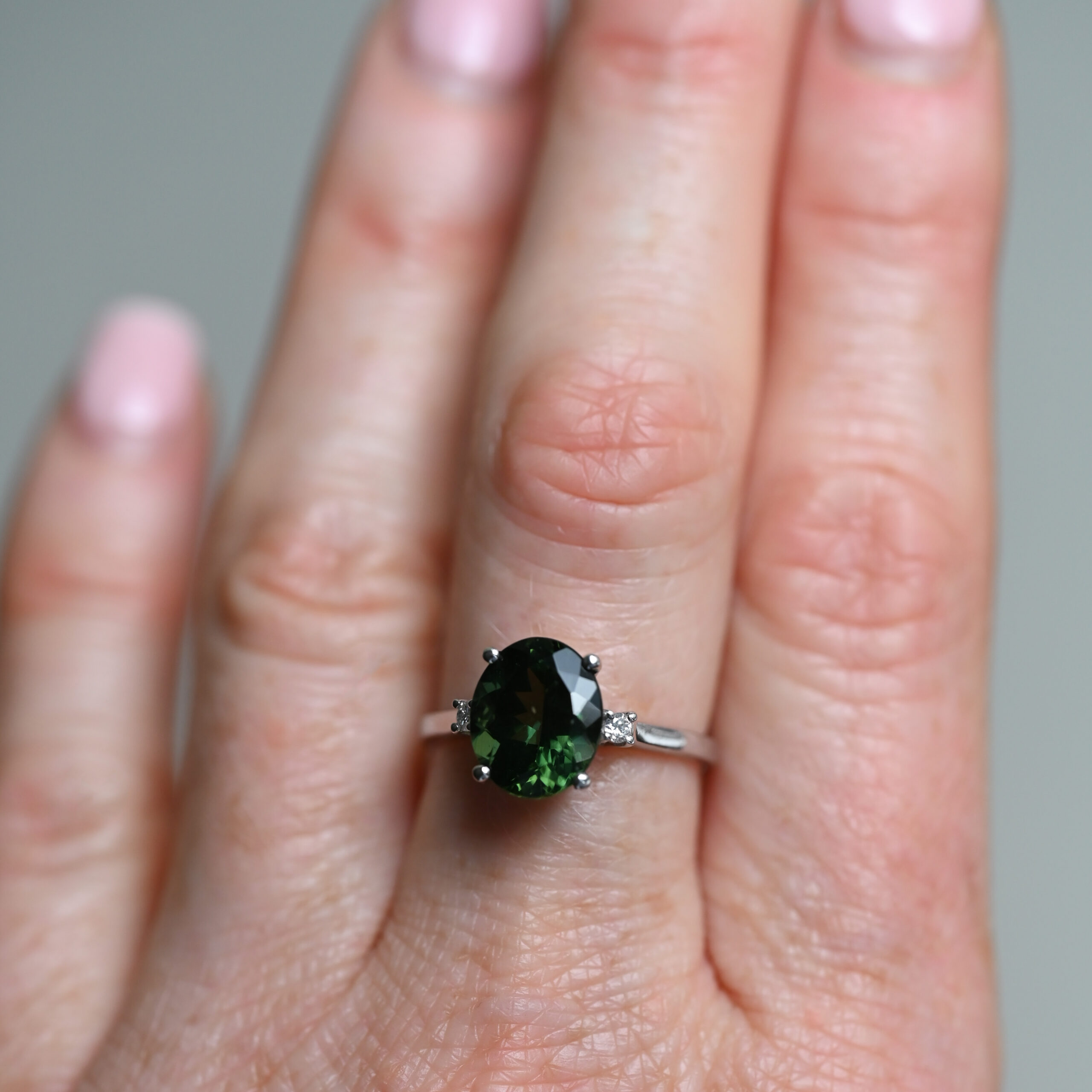 Classic 14ct white gold green tourmaline and mini diamond ring - Image 3