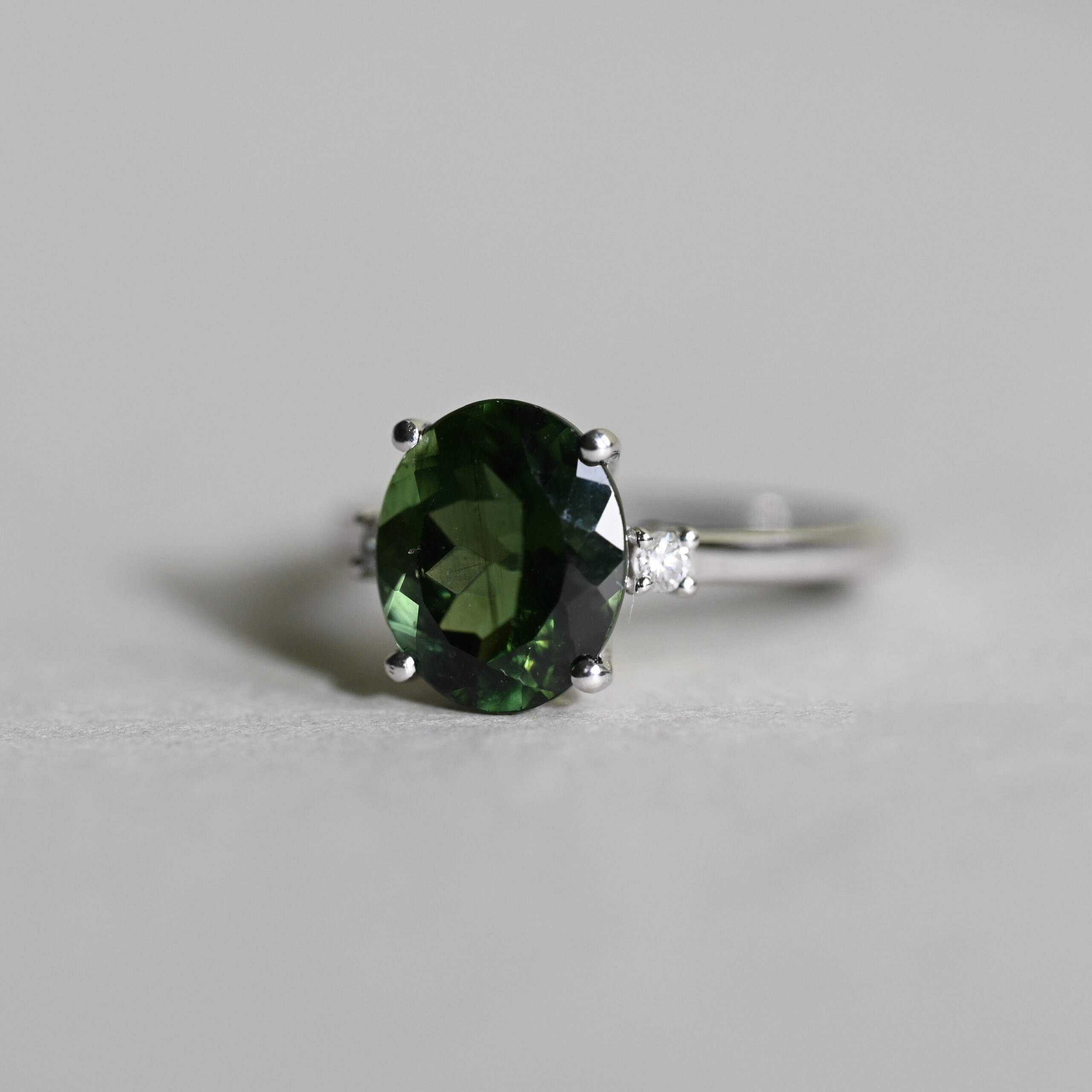 Classic 14ct white gold green tourmaline and mini diamond ring - Image 5