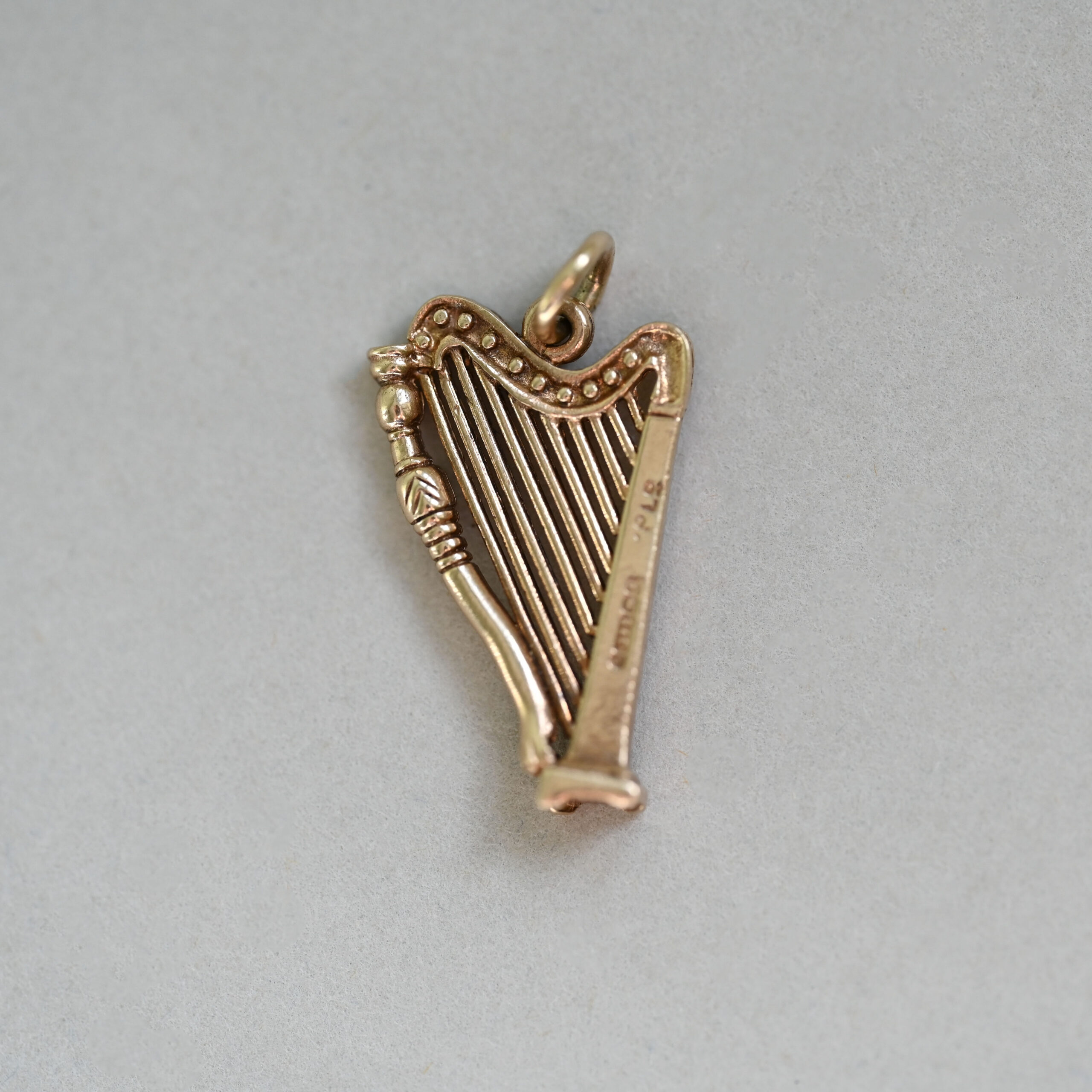 Vintage 9ct gold Irish harp charm pendant, 1966
