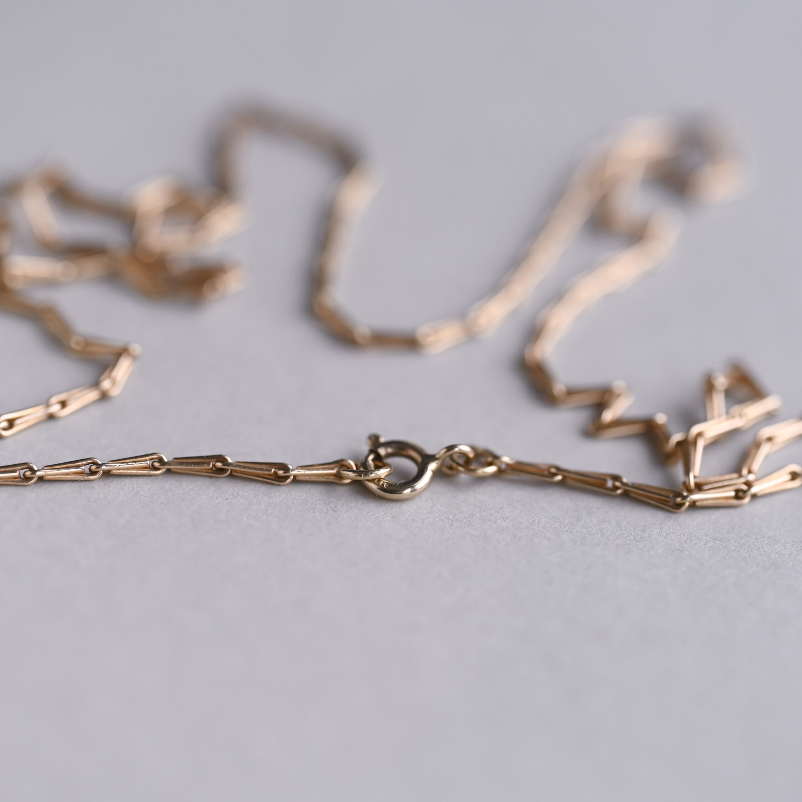 Vintage 9ct gold hayseed chain necklace - Image 4