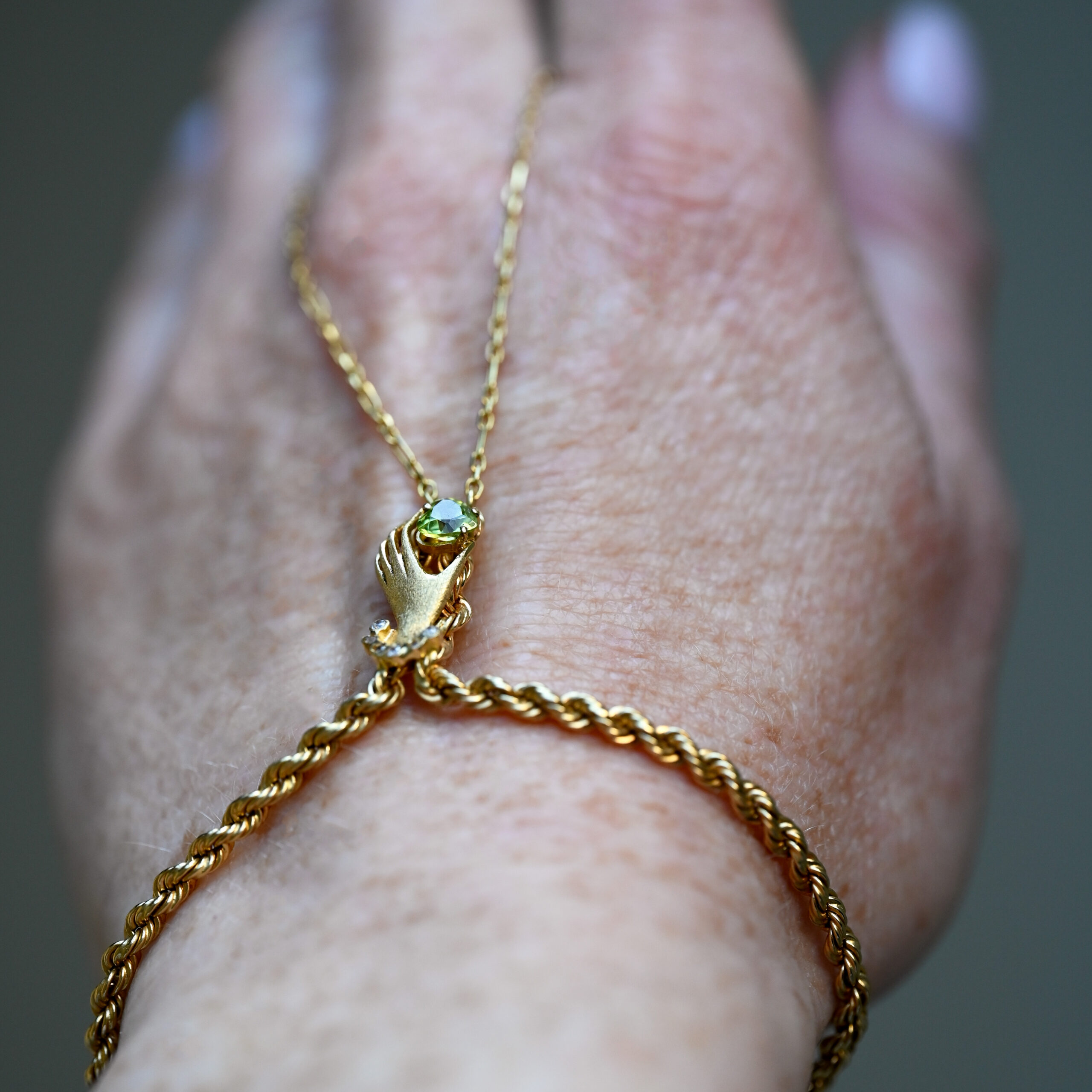 Aesthetic 18ct gold peridot hand finger bracelet - Image 3