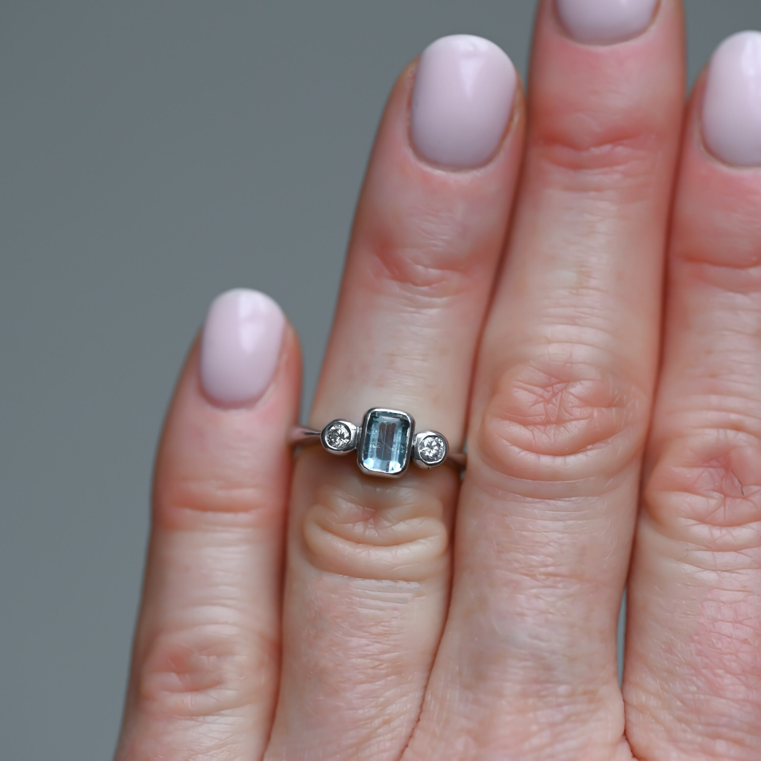 Classic 9ct white gold aquamarine and diamond three stone ring - Image 3