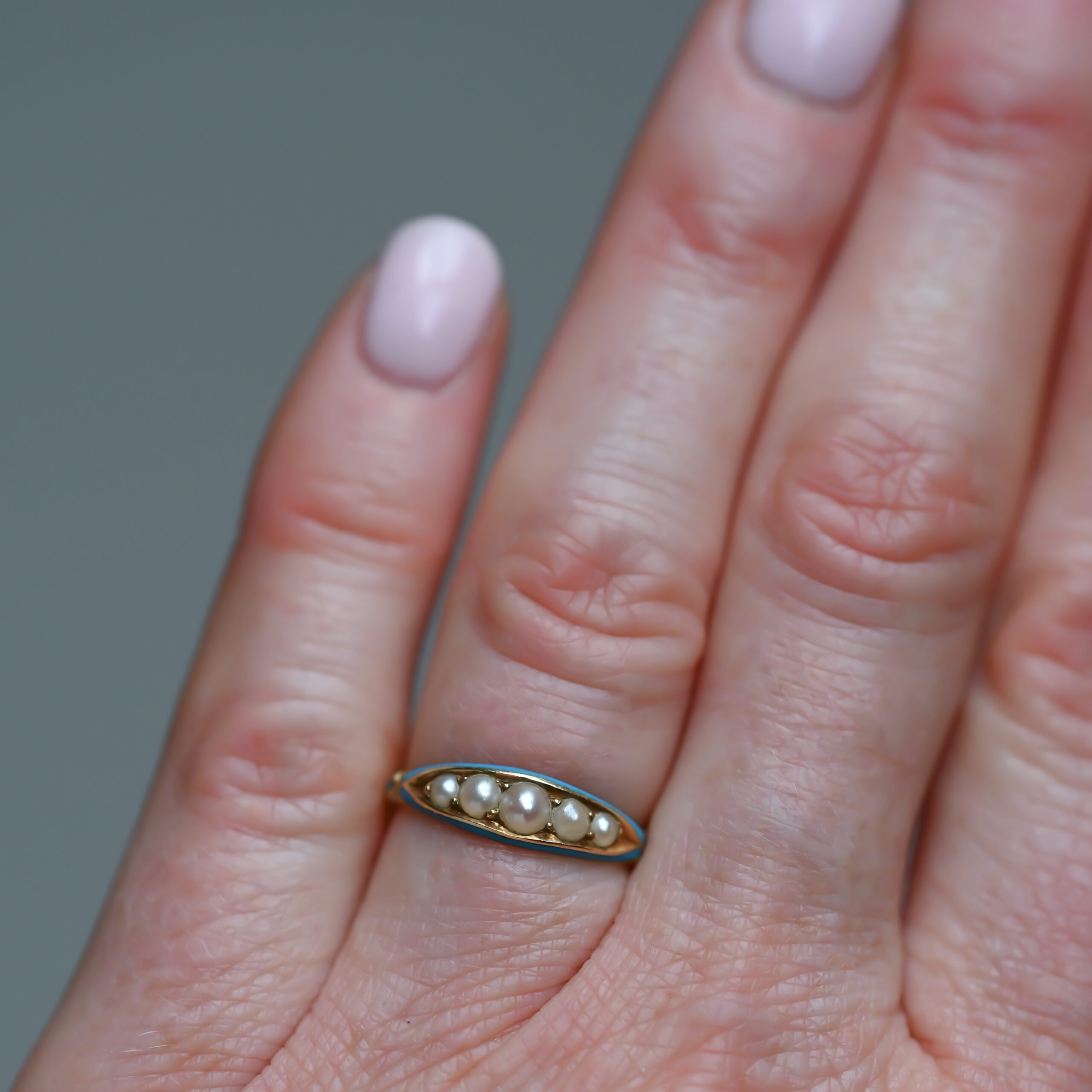 Victorian 18ct gold pearl and enamel ring, c.1860s - Image 4